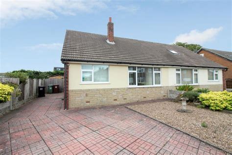 Brunswick Gardens Garforth Leeds Ls Bedroom Semi Detached