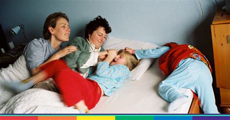 Le Guide Di Gay Lex Riconoscimento Di Due Mamme Cosa Dice La Legge
