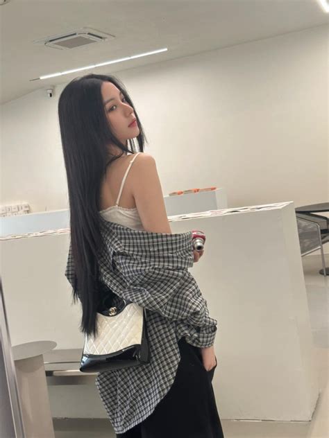 Hot girl Instagram được dự đoán Quán quân The Face là ai