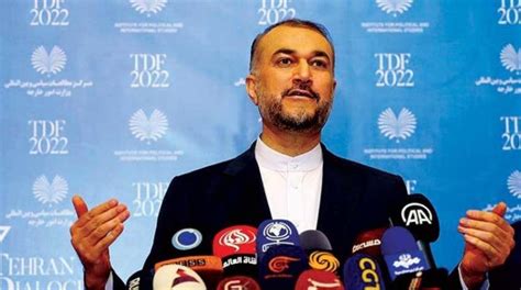 Iran Says Willing to Improve Ties with Neighboring Countries