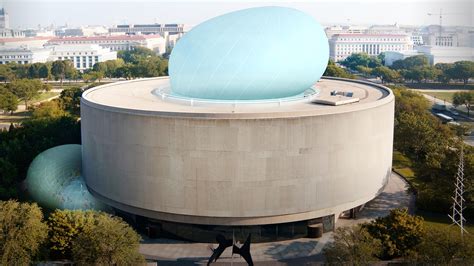 Liz Diller: A new museum wing in a giant bubble | TED Talk
