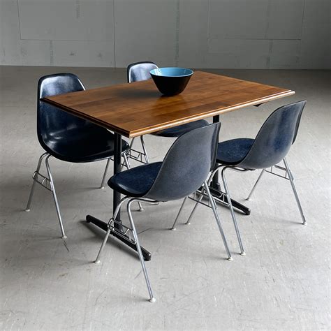 Dining Table | Modern Era - Vintage Design