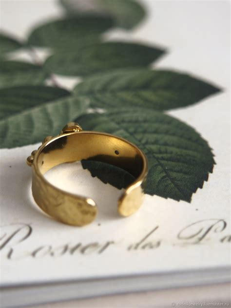 Кольцо 18,25 размера с настоящими цветами. Кольцо из стали купить в ...