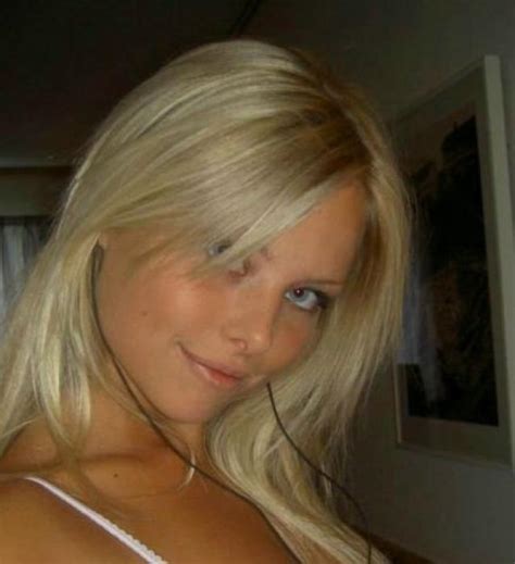 Chaudasseblondinette Couple Bourgogne Chaudasse Blonde La Recherche Dun Bon Plan Cul