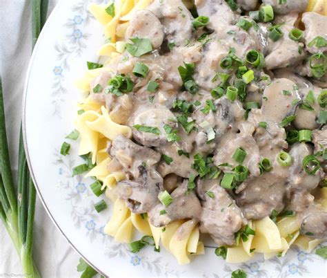 Quick And Easy Beef Stroganoff The Chunky Chef