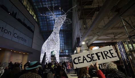 Anti Israel Protesters Kill The Christmas Spirit At Malls Across Canada