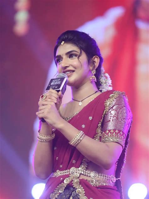 Sreeleela పట్టుపరికిణీలో కుందనపు బొమ్మలా శ్రీలీల Sreeleela Cute