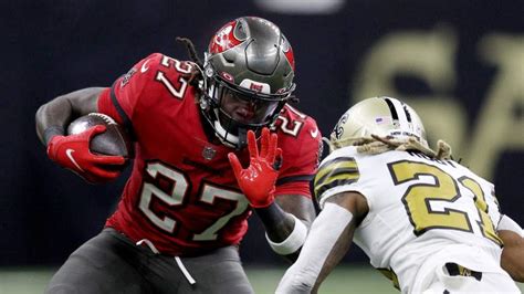 'Bold' Trade Prediction Sends Bucs RB Ronald Jones to Ravens