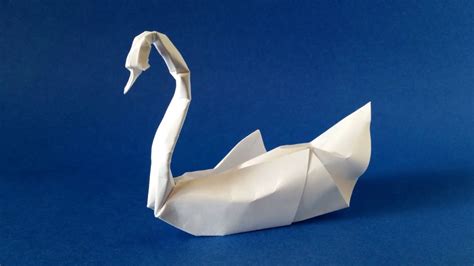 Origami Swan Eb5