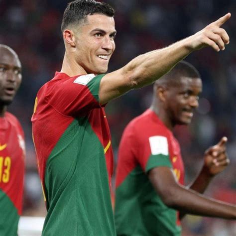 Lương Thùy Linh được khen ngợi khi thay hot girl bình luận World Cup