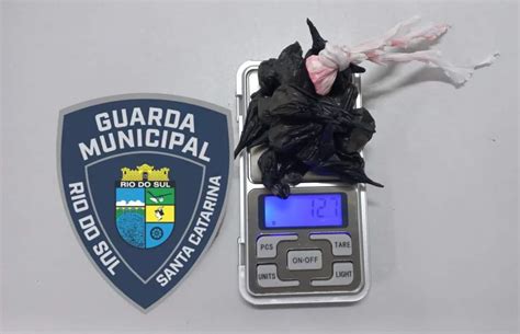 Guarda Municipal Prende Casal Por Tr Fico De Drogas Em Rio Do Sul