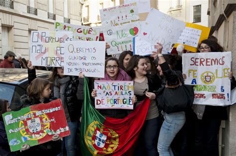 Ensino Do Portugu S No Estrangeiro Pode Desaparecer Brevemente