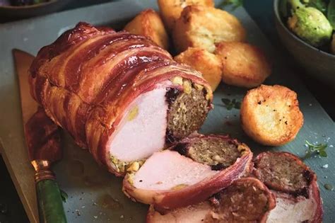 Lidl Launches Entire Christmas Dinner Wrapped In Streaky Bacon North