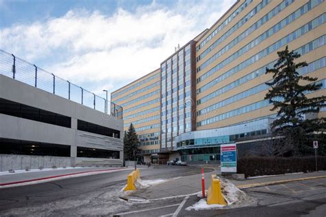 Exterior Facade and Entrance of the Foothills Hospital Editorial Image - Image of calgary ...