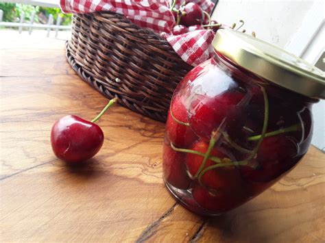 Le Ciliegie Sotto Spirito Cucina Con Me Graziella E Raffaele