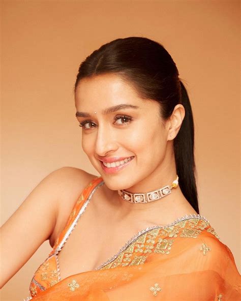 Hot Pics Of Shraddha Kapoor Showing Her Tummy And Cleavage