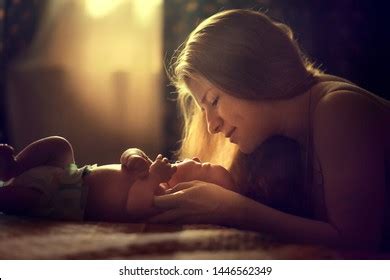 Portrait Mother Babies Nude On Black Stock Photo 385915684 Shutterstock