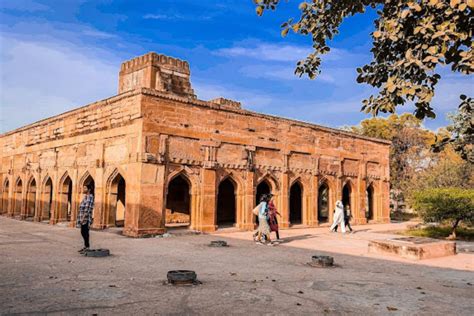 Exploring The Historical Land Of Chunar Where Majestic Tales Meet