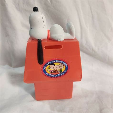 Vintage Snoopy Doghouse Bank Peanuts 1990s Chex Party Mix Red Etsy