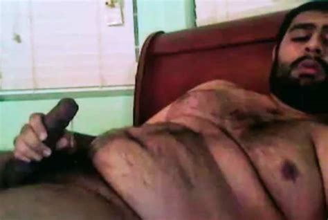 Indian Gay Video Of A Horny Naked Bear Cumming Hard Indian Gay Site