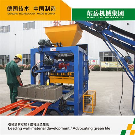 Dongyue Qt4 24 Semi Auto Hollow Concrete Vibrated Brick Making Machine