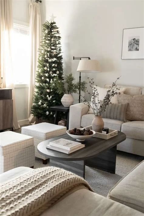 16 Most Stylish Minimal Christmas Tree Decor Ideas