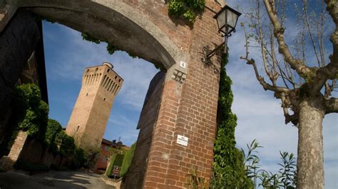 Hotel Castello Di Santa Vittoria In Santa Vittoria Dalba Piedmont