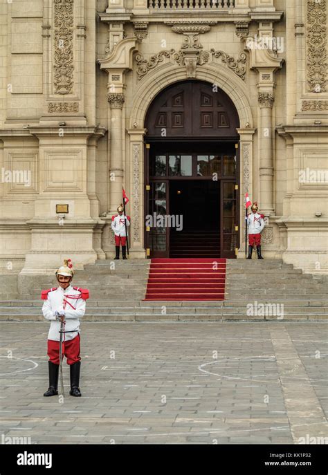 Peruvian Government Palace Hi Res Stock Photography And Images Alamy