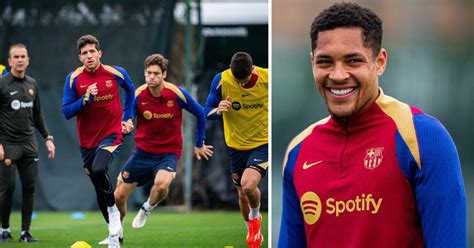 Vitor Roque Tout Sourire Xavi Heureux Et Plus 10 Meilleures Photos