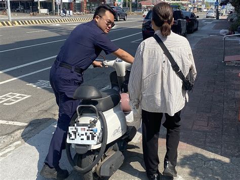 忘騎車買麵走路回 竹園警助健忘婦人尋車