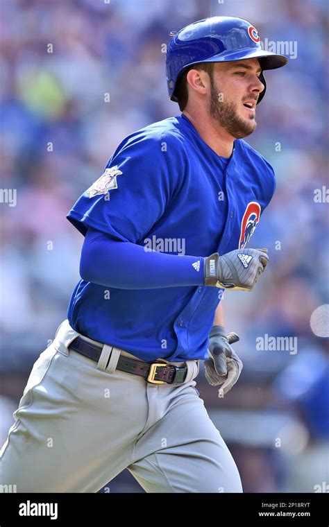 Chicago Cubs Third Baseman Kris Bryant 17 Runs To First During A Game