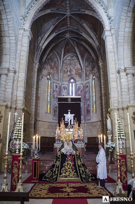 Esencias Cofrades Solemne besamanos en honor de Nuestra Señora del