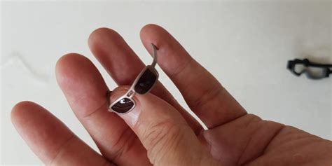 Hot Toys Expendables Barney Ross Goggles And Sunglasses Hobbies Toys Toys Games On Carousell