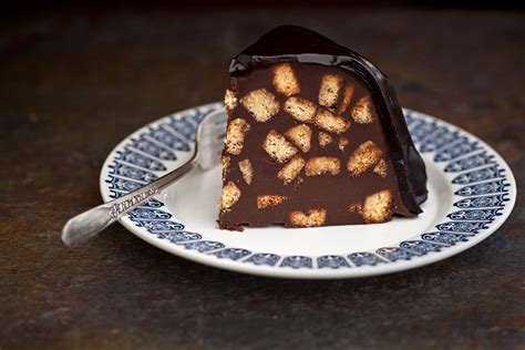 No-Bake Chocolate Biscuit Cake