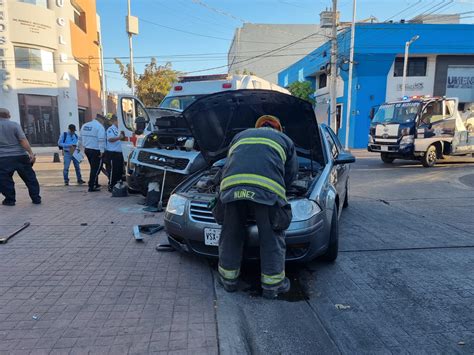 Cuatro Heridos Deja Choque De Ambulancia De Cruz Roja Contra Auto En