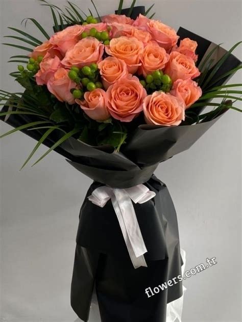 Pretty Peach Rose Bouquet