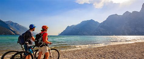 Tief Monatlich Botaniker Fahrrad Am Gardasee Ankleiden F Nfzig Rutschig