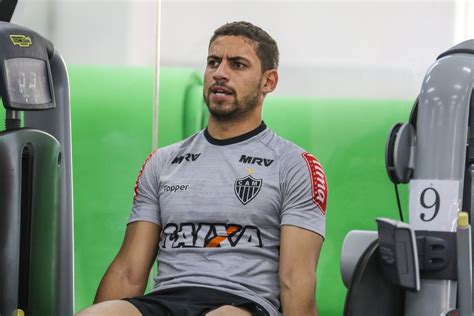 Gabriel Aumenta Lista De Jogadores No Departamento M Dico Do Galo