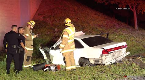 Driver Dead Passengers Flee After Car Veers Off 5 Freeway In Anaheim