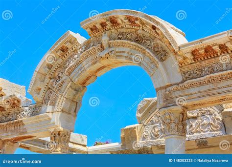 Templo De Ruinas Hadrian En Ephesus Turqu A Imagen De Archivo Imagen