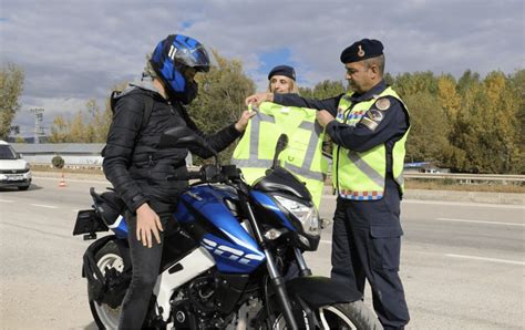 Motosiklet Bisiklet Ve Scooter S R C Lerine Reflektif Yelek