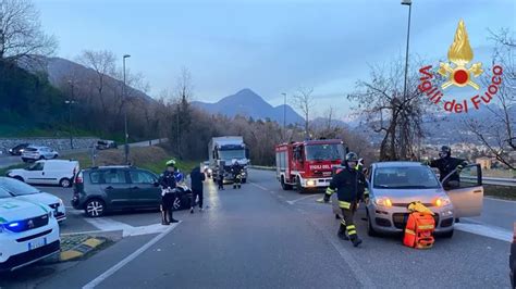 Incidente In Serata A Erba Tra I Feriti Anche Una Bambina Cronaca