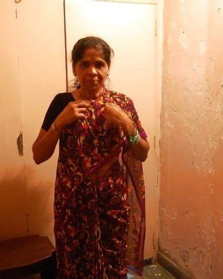 Indian Granny Strips Naked Porn Pictures Xxx Photos Sex Images Pictoa