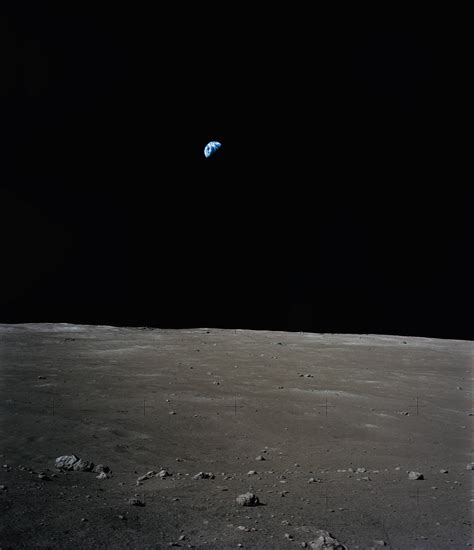 earth photographed   surface   moon  apollo  astronaut