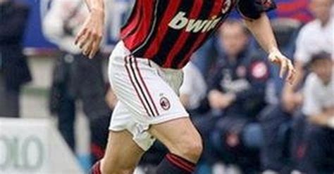 Gay cấn cuộc đua giành Kaka Tuổi Trẻ Online