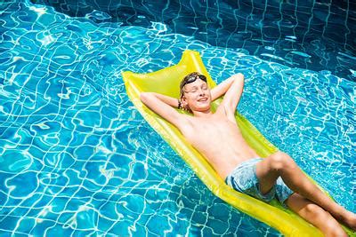Swimming buoy floating in the pool | Free stock photo - 2962