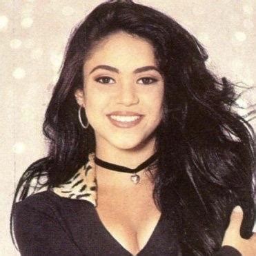 Shakira, early 90s : r/OldSchoolCool