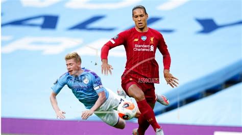 Foto Monster Haaland Yang Buat Van Dijk Keringat Dingin