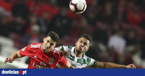 Benfica vence Sporting e fica em vantagem nas meias finais da Taça