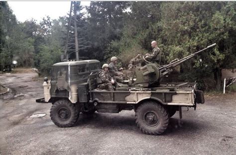 Camion GAZ 66 avec canon anti aérien ZU 23 2 au 1 43 par Hervé C